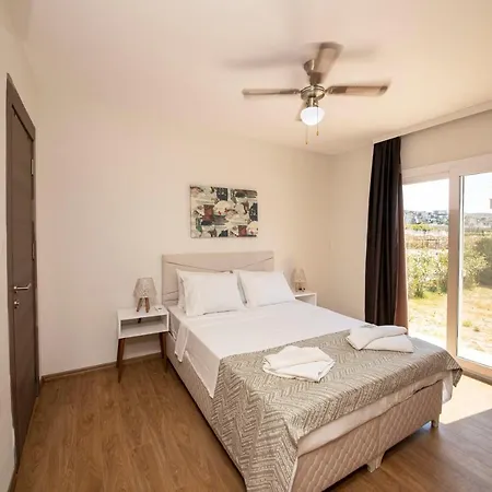 Villa Charming House With Shared Pool In Milas Meselik
