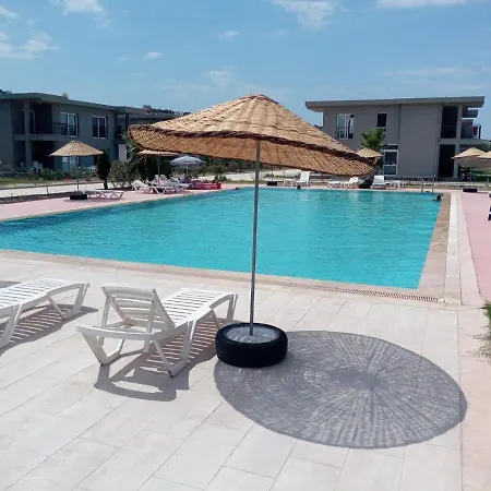 Charming House With Shared Pool In Milas Villa Meselik