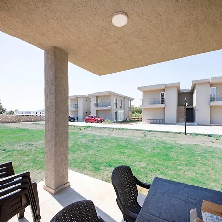 Charming House With Shared Pool In Milas *