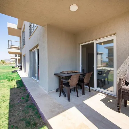 Charming House With Shared Pool In Milas Villa